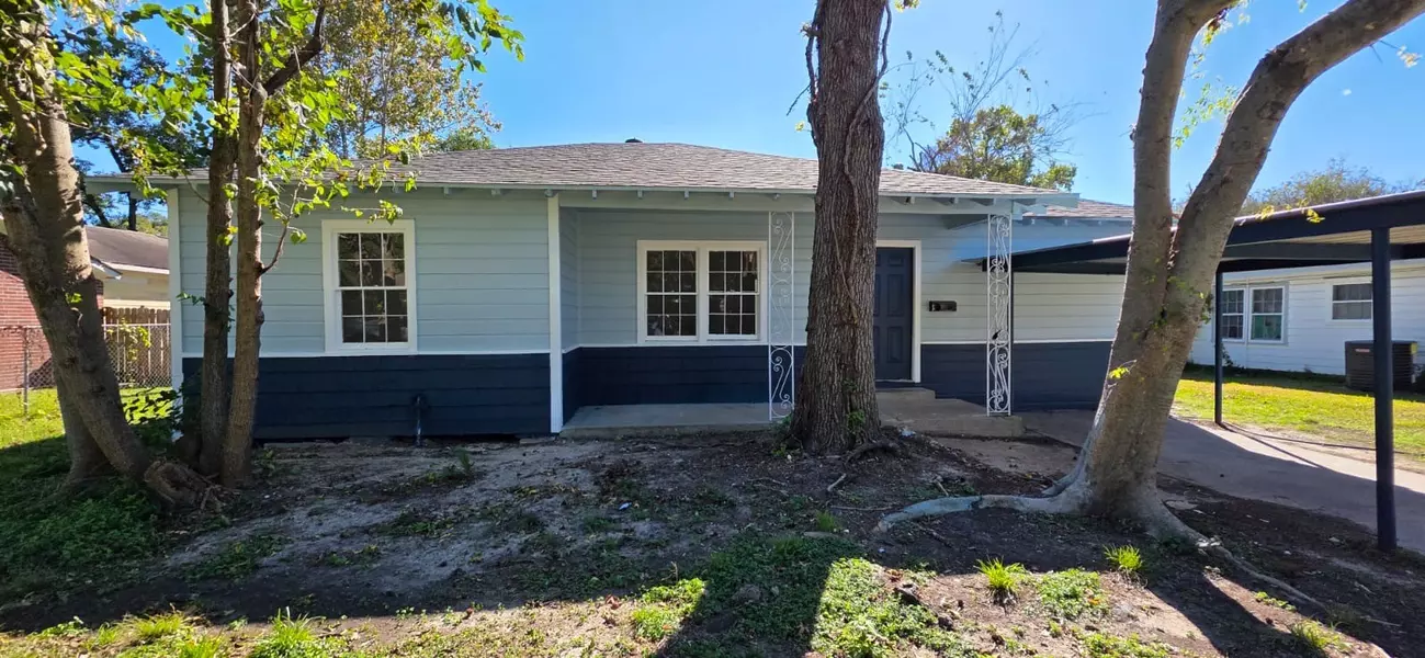 130 E Witcher LN, Houston, TX 77076