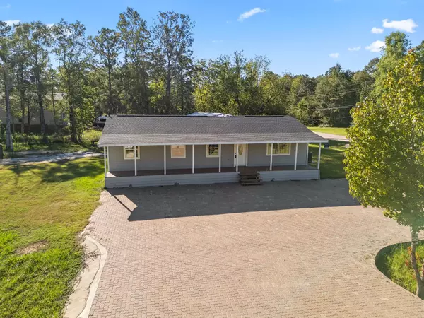 1201 Trails End DR, Cleveland, TX 77328