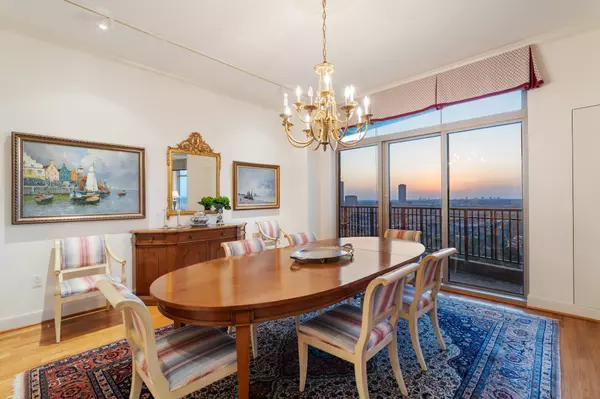 Houston, TX 77056,1000 Uptown Park BLVD #201