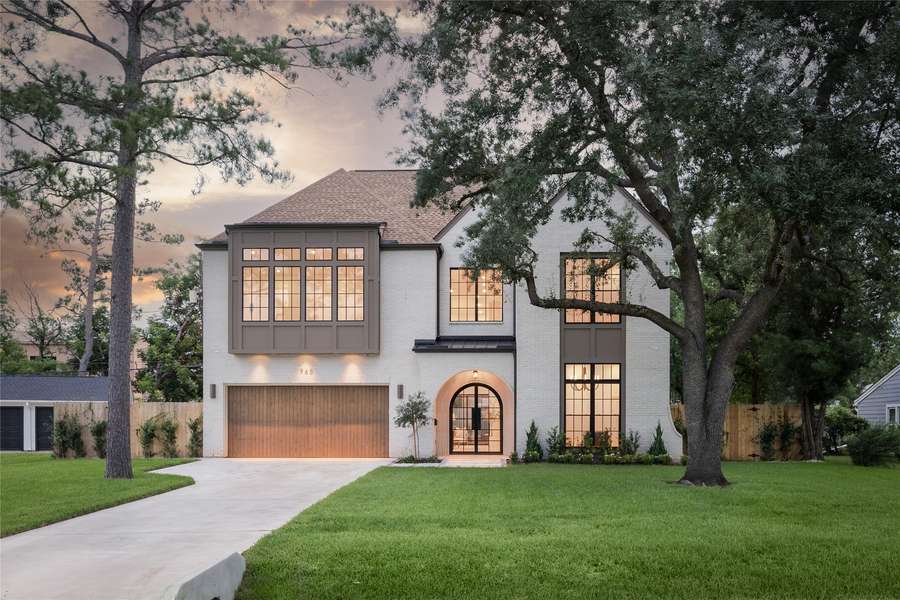 765 Sue Barnett DR, Houston, TX 77018