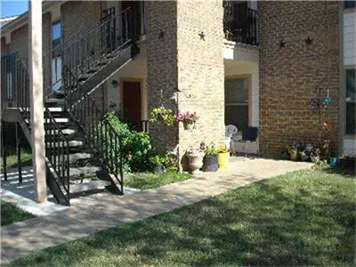 1304 W AVE, Hooks, TX 75561