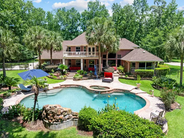 37703 Edgewater DR, Pinehurst, TX 77362