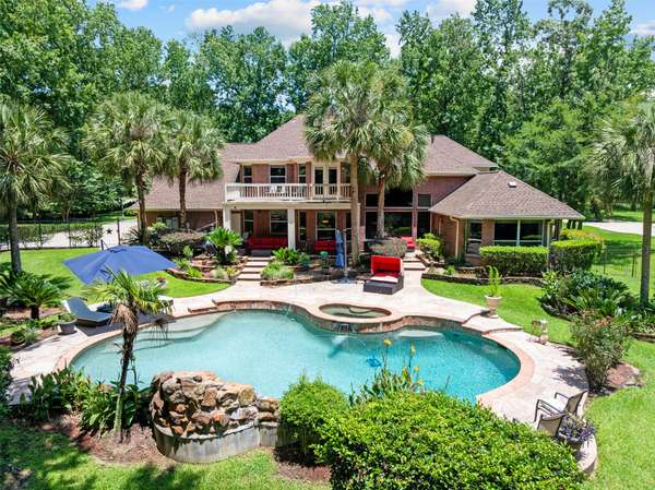 37703 Edgewater DR, Pinehurst, TX 77362