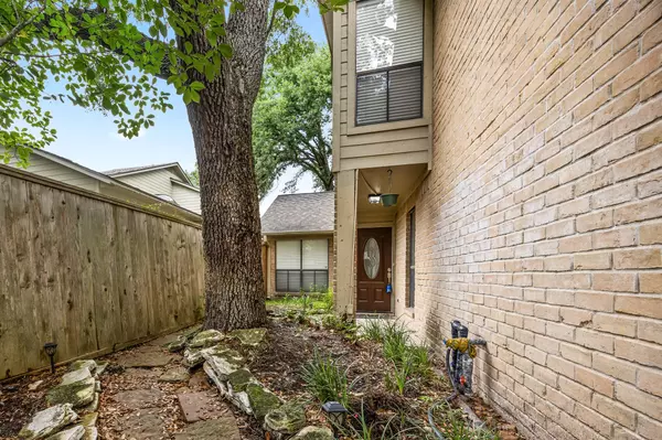 Houston, TX 77040,8020 Oakwood Forest DR