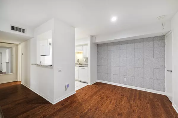 Houston, TX 77009,1860 White Oak DR #231