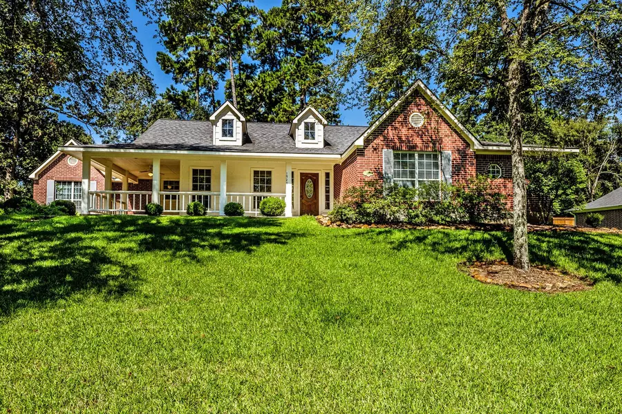 1920 Greentree DR, Huntsville, TX 77340