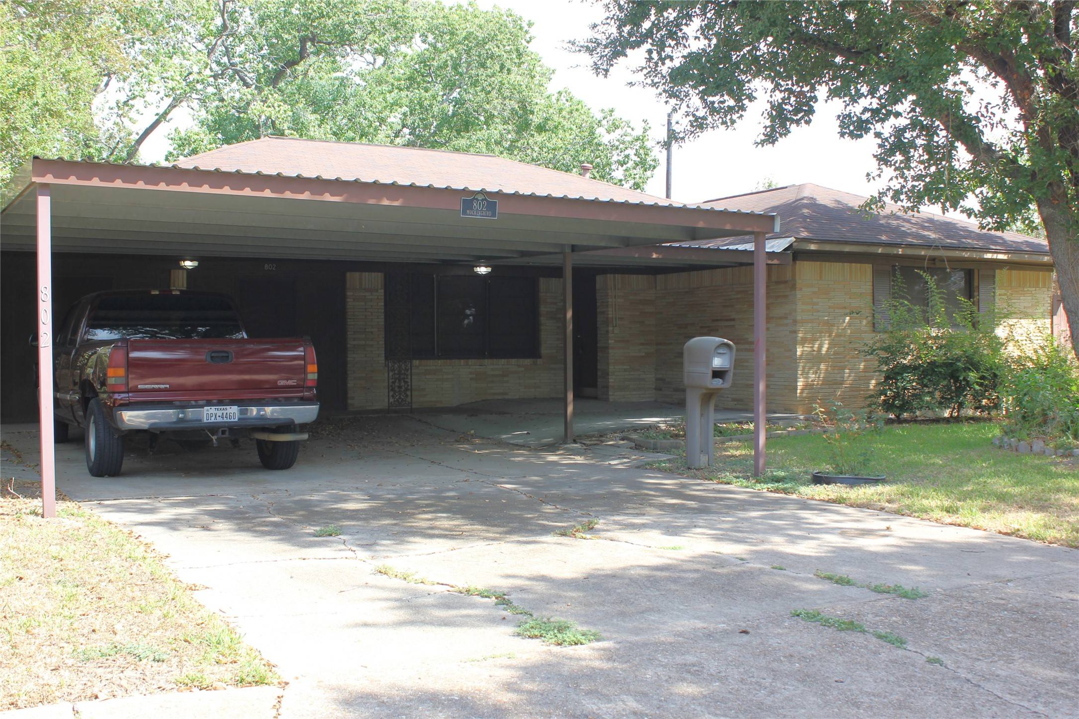 802 Mockingbird LN,  Pasadena,  TX 77502
