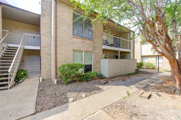 Houston, TX 77042,2120 Wilcrest DR #220