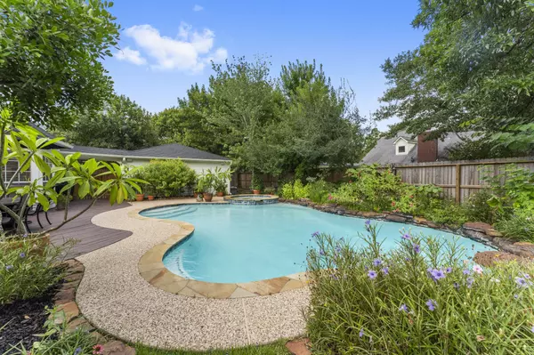 The Woodlands, TX 77381,27 Night Rain CT