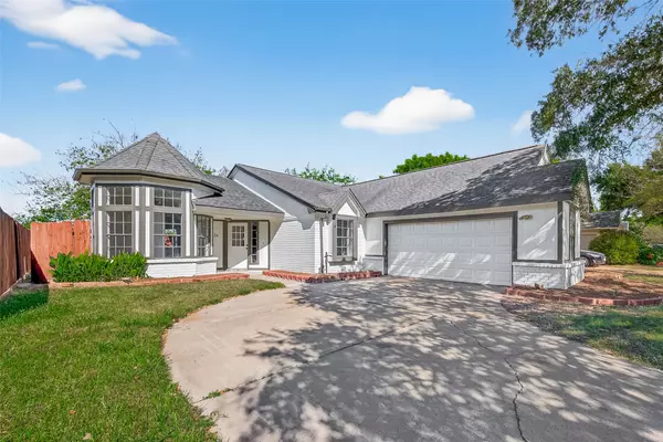 16626 Tranquil DR, Sugar Land, TX 77498