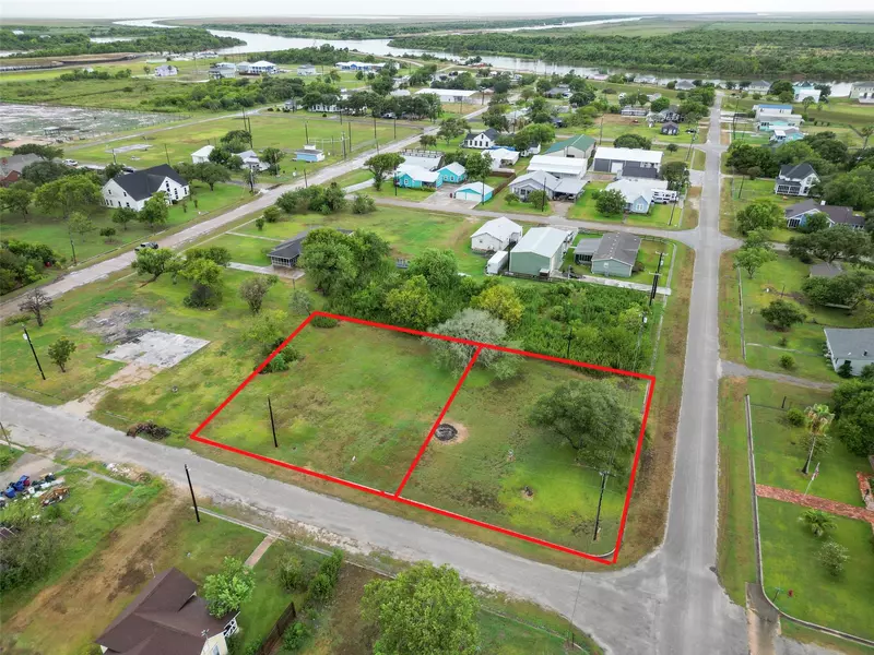 684 Mulberry Street ST, Matagorda, TX 77457