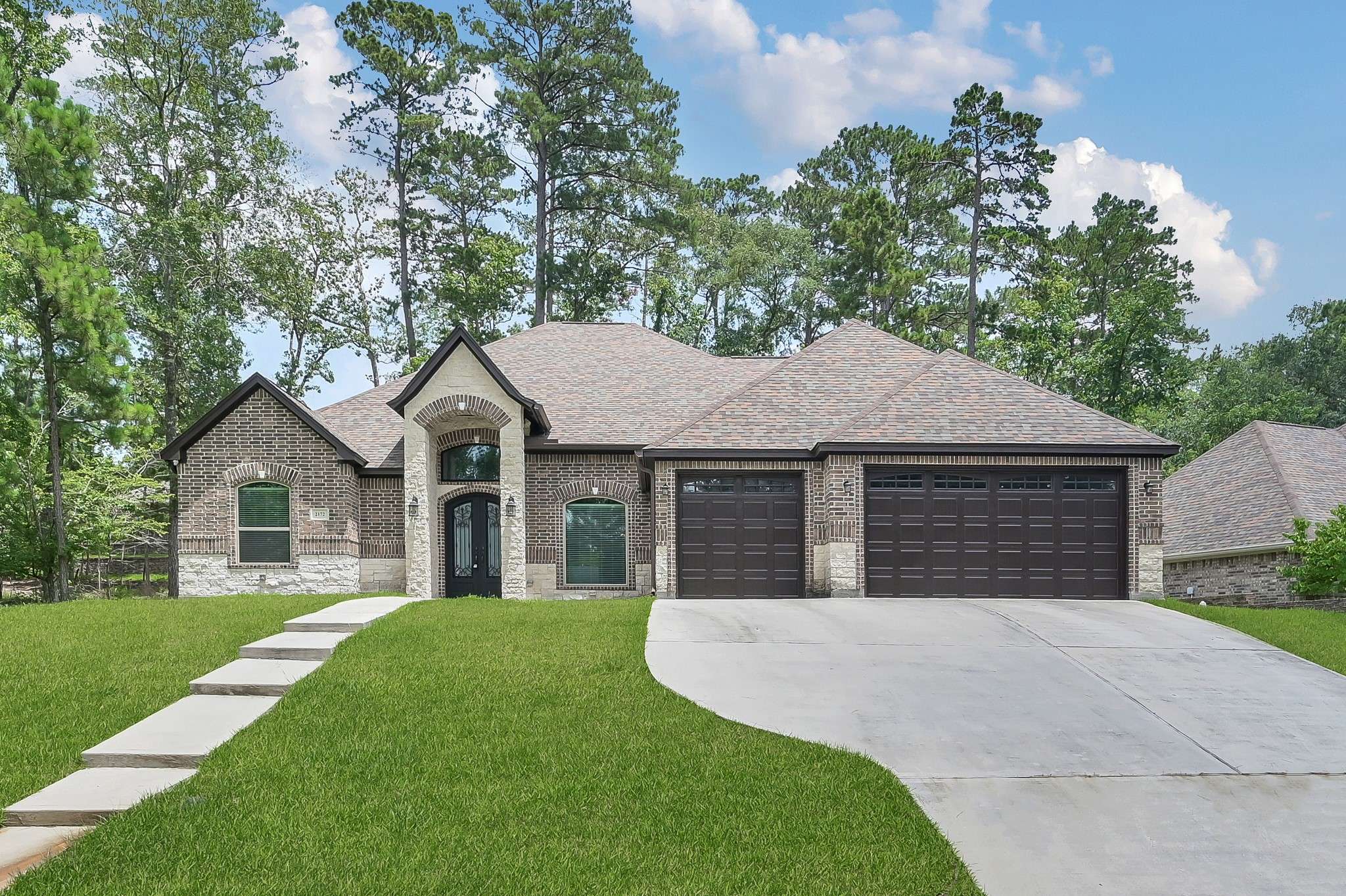 2172 Greentree DR, Huntsville, TX 77340