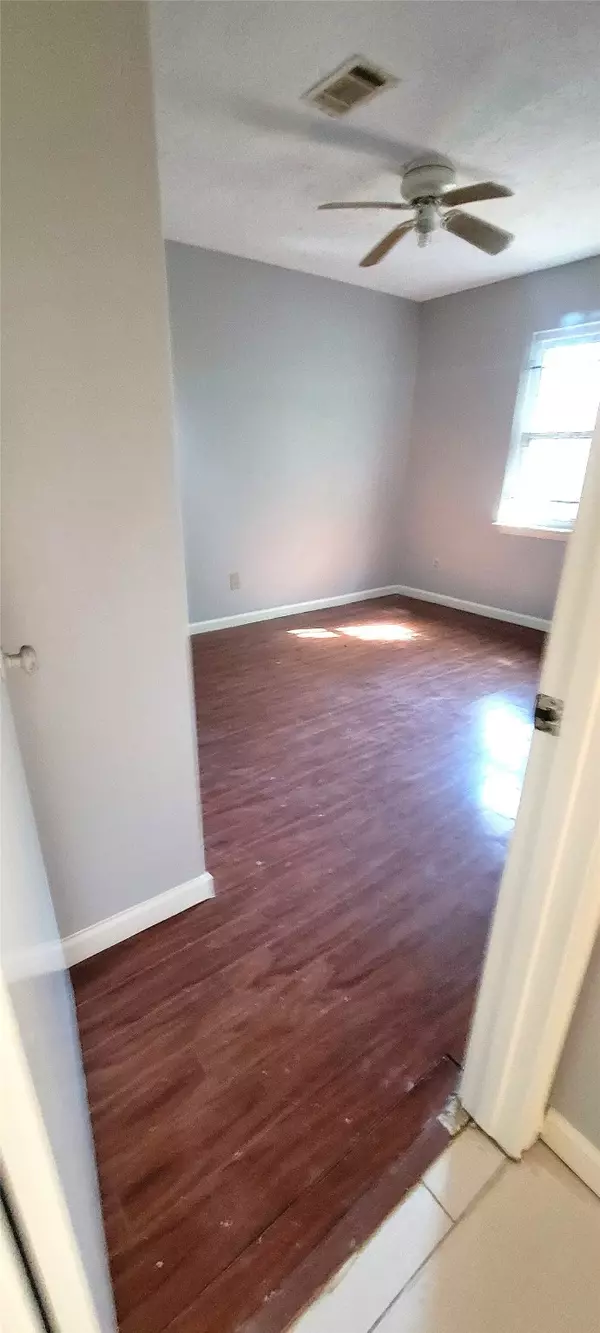 Houston, TX 77078,9902 Valley Park DR