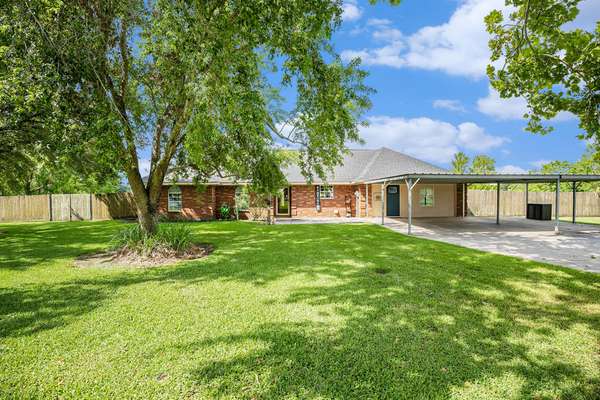 15919 Pine ST,  Santa Fe,  TX 77517
