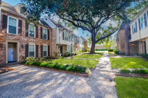 13074 Trail Hollow DR #3074, Houston, TX 77079