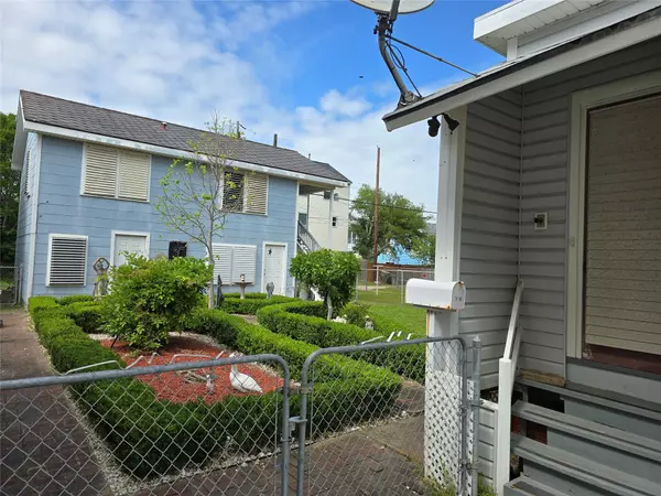 Galveston, TX 77550,916 Ball #Down