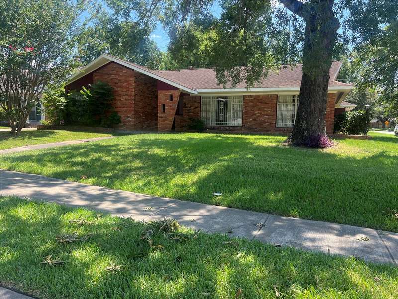3715 Latma DR, Houston, TX 77025