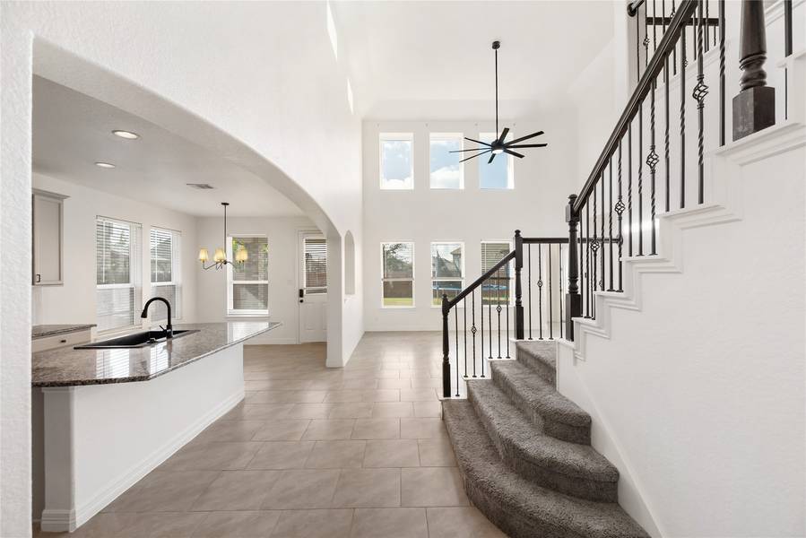 2923 Golden Honey LN, Richmond, TX 77406