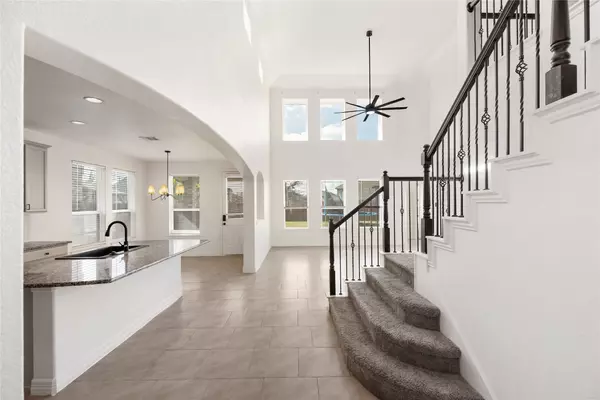 2923 Golden Honey LN, Richmond, TX 77406