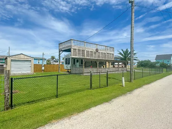 974 Alma RD, Crystal Beach, TX 77650