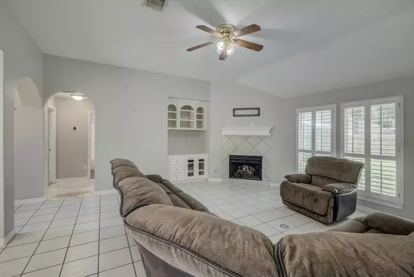 Crosby, TX 77532,2715 Lake Breeze LN