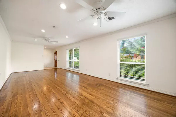 Houston, TX 77055,9762 Tappenbeck DR