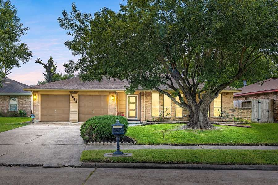 1343 Somercotes LN, Channelview, TX 77530