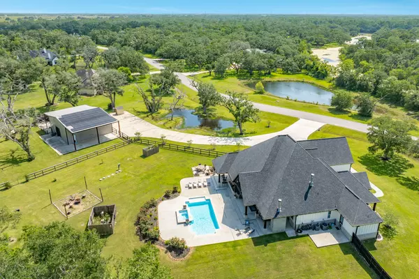 Angleton, TX 77515,337 Thousand Oaks DR