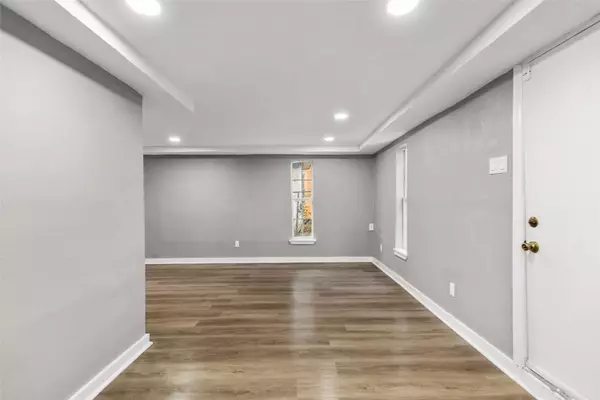 Houston, TX 77028,5017 Baton Rouge ST