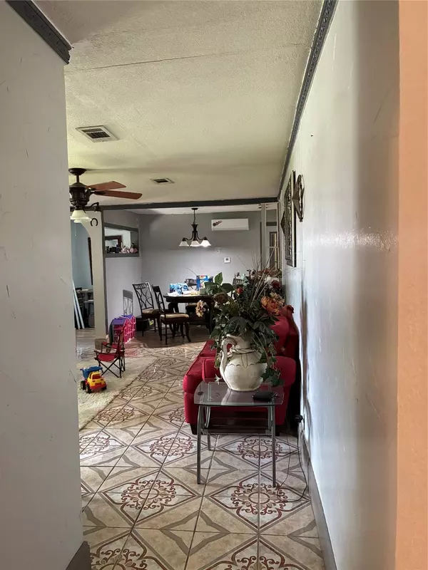 Baytown, TX 77520,1008 Polly ST