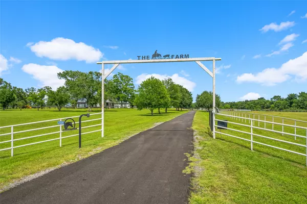 25826 Mitchell RD, Hempstead, TX 77445