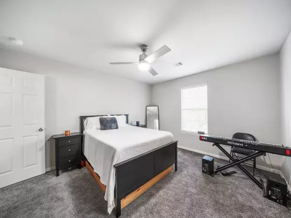 Houston, TX 77015,910 Rosewick ST