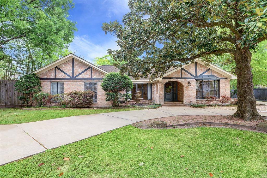 1132 Fries RD, Spring Valley Village, TX 77055