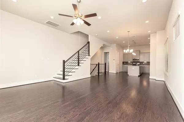Houston, TX 77055,5836 E Post Oak LN