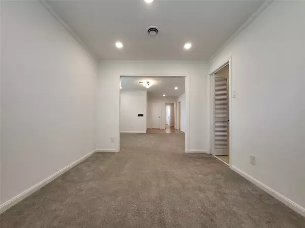 Houston, TX 77018,1055 Chamboard LN