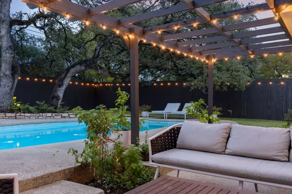 6519 Heron DR,  Austin,  TX 78759