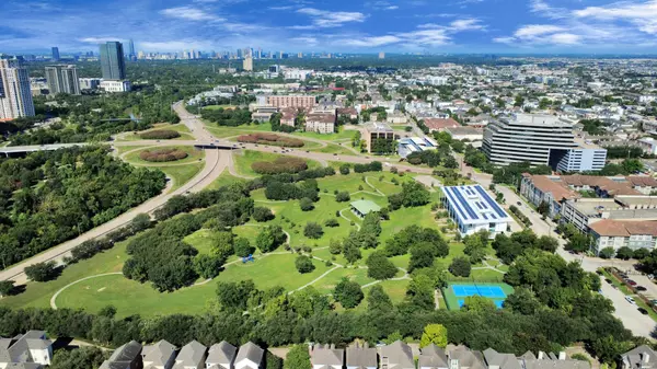 Houston, TX 77007,3003 Memorial CT #1438