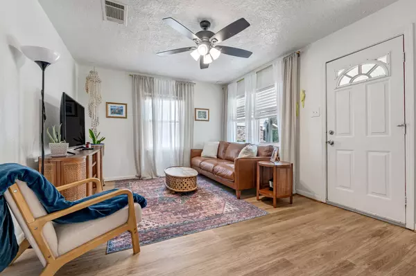 Seabrook, TX 77586,5006 Oak ST