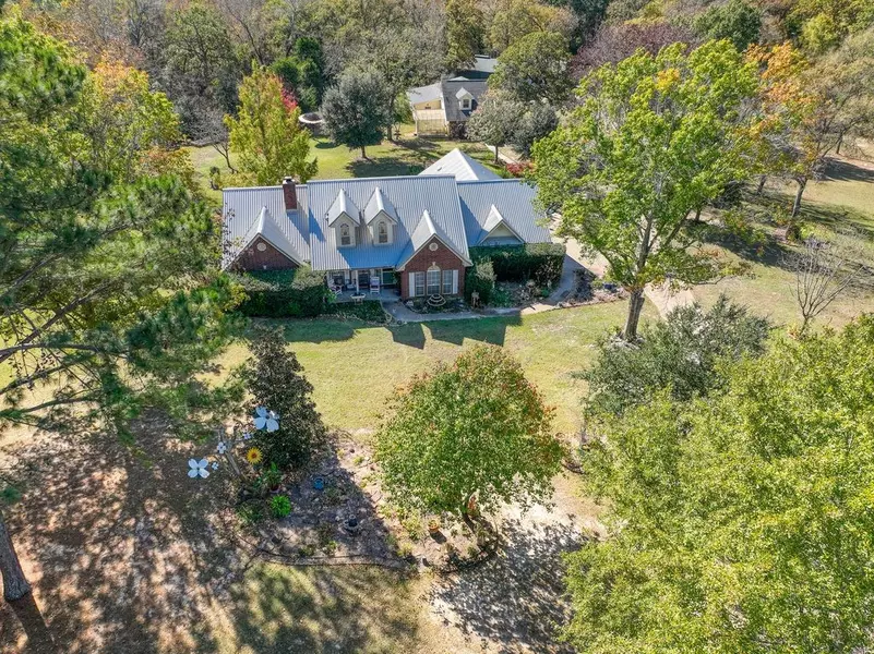 1570 An County Road 4034, Palestine, TX 75803