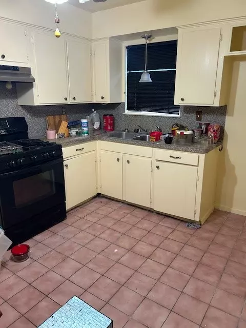 Houston, TX 77016,10206 Cheeves DR