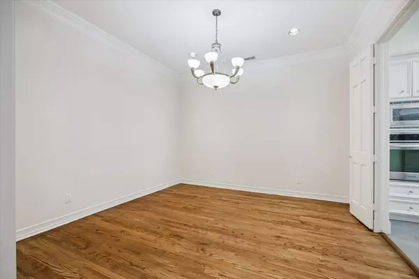 Houston, TX 77056,5308 Hidalgo ST