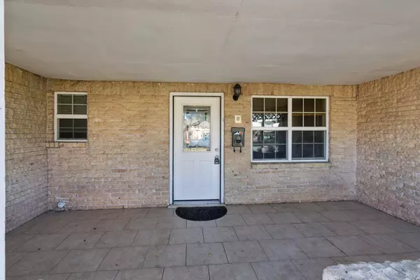 Seabrook, TX 77586,1861 Dolphin Drive