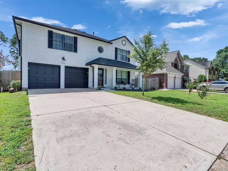 2605 S Mission CIR, Friendswood, TX 77546