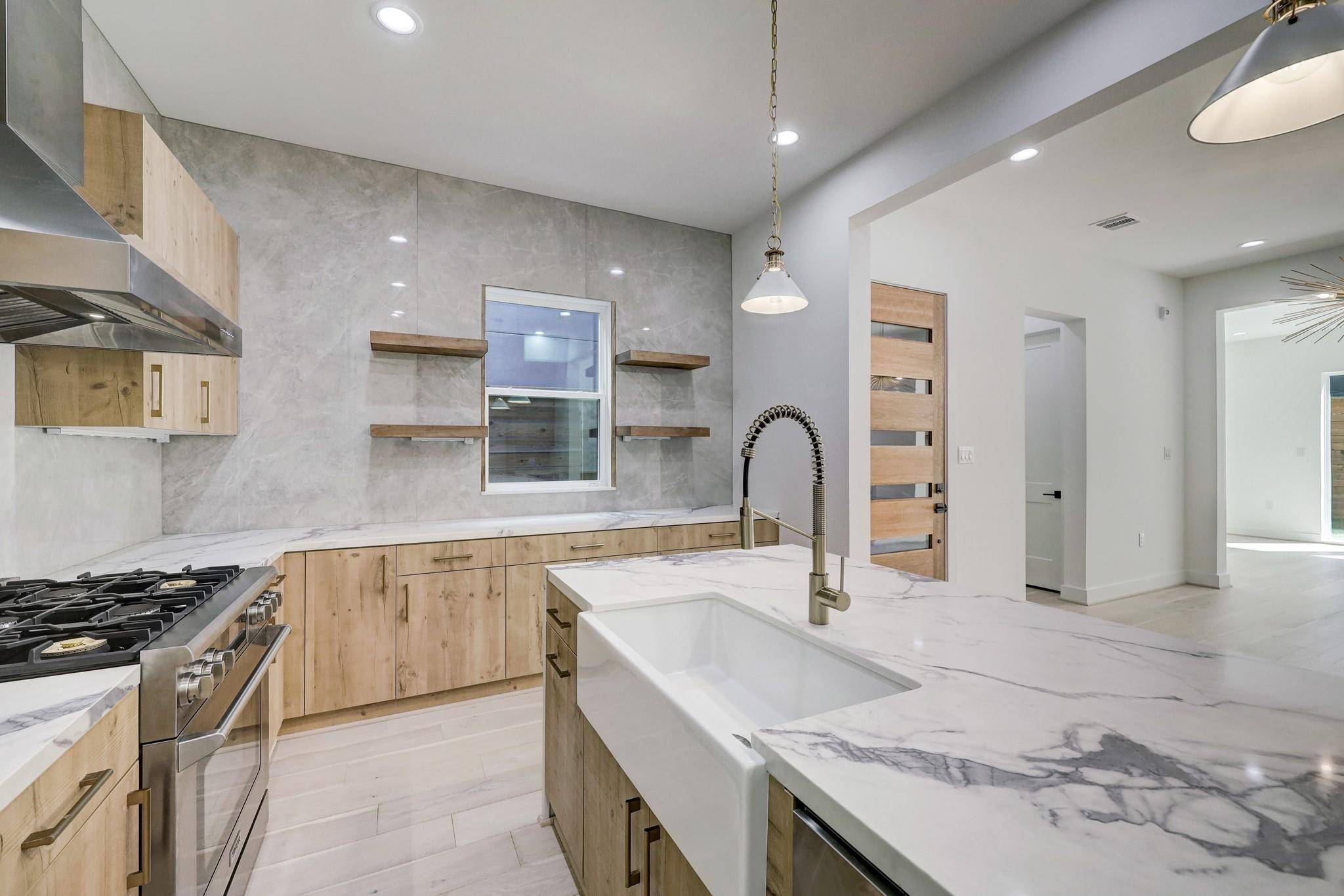 6209 Westcott ST, Houston, TX 77007