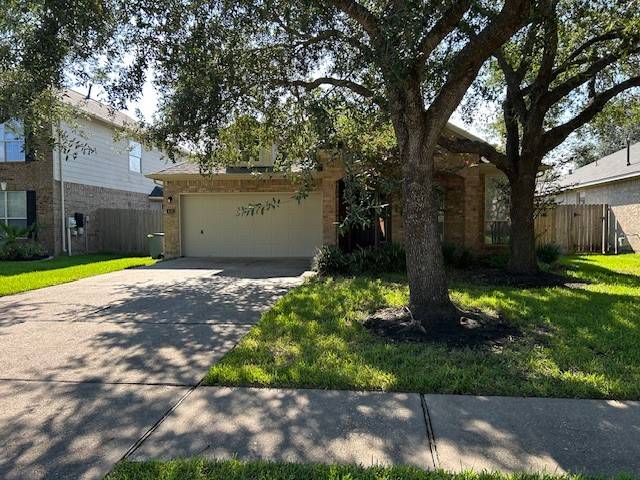 431 Drake LN, League City, TX 77573