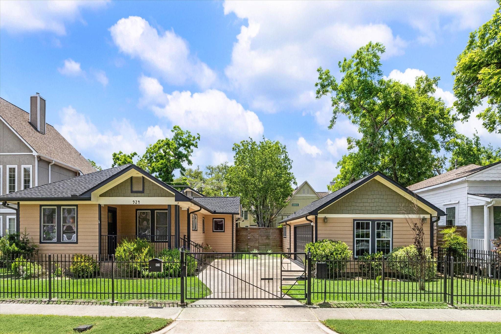 924 E 27th ST, Houston, TX 77009