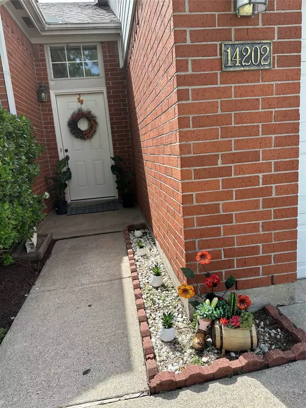 Houston, TX 77062,14202 Misty Knoll CT