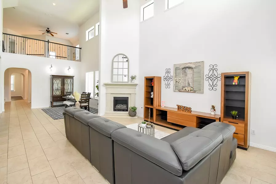 4615 Montcliff Bend LN, Sugar Land, TX 77479