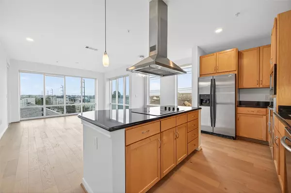 505 Jackson Hill ST #404, Houston, TX 77007