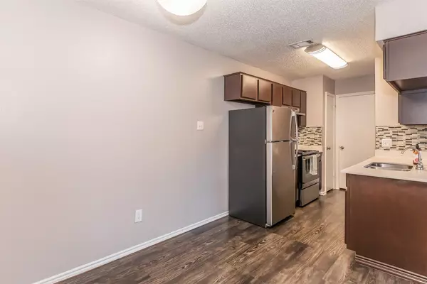 Fort Worth, TX 76179,8301 Boat Club Road #525
